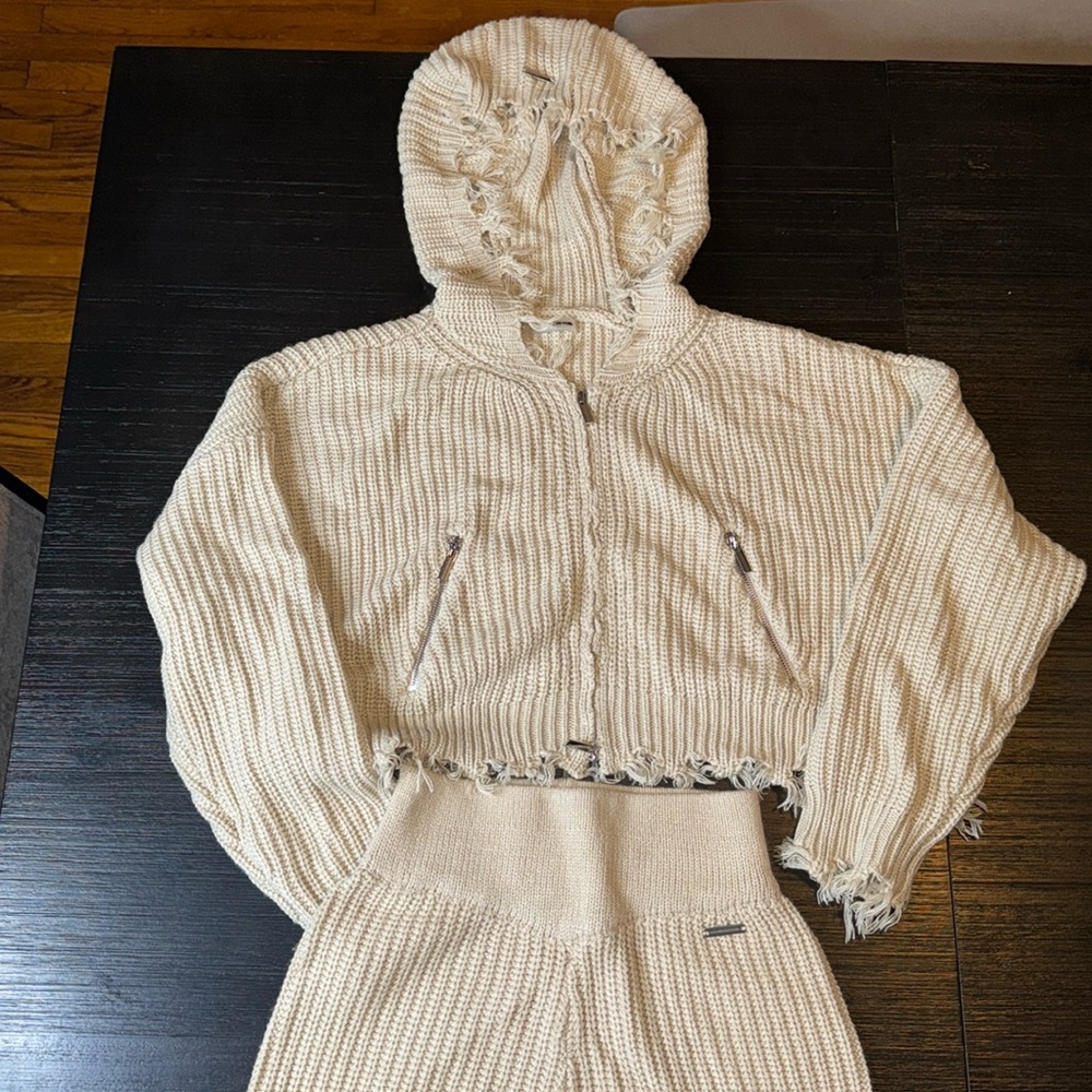 Maniere De Voir Distressed Knit Set